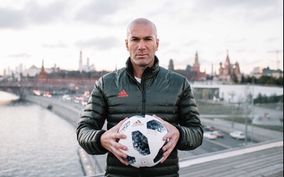 艾尚体育-B费摊手抱怨已成球场经典表情包