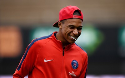 艾尚体育热评-国家德比前拉菲尼亚喊话皇马